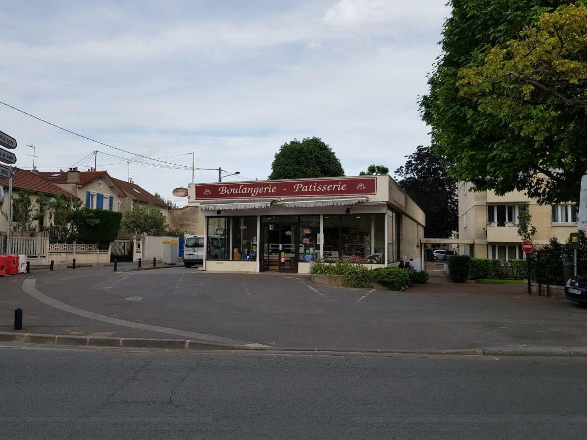 Grand studio centre ville proche Paris Disney Vincennes Appartamento Joinville-le-Pont Esterno foto